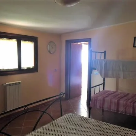 Adriana Habitación en casa particular Anzio